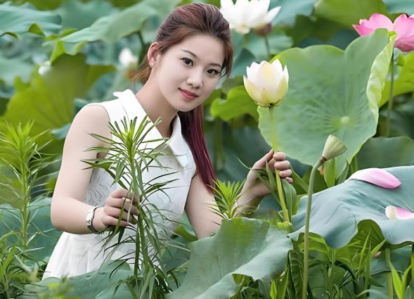 人性暗面，不仅包括了出轨者，还包括原配