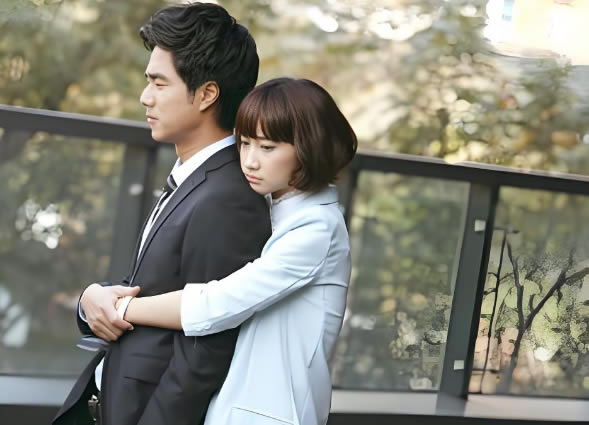 婚姻遭遇小三的时候，是件非常不幸的事情