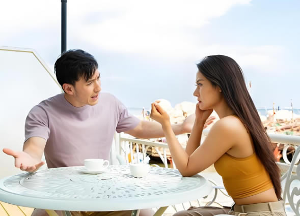 别让脱口而出的话变成隔阂，让人心头发紧